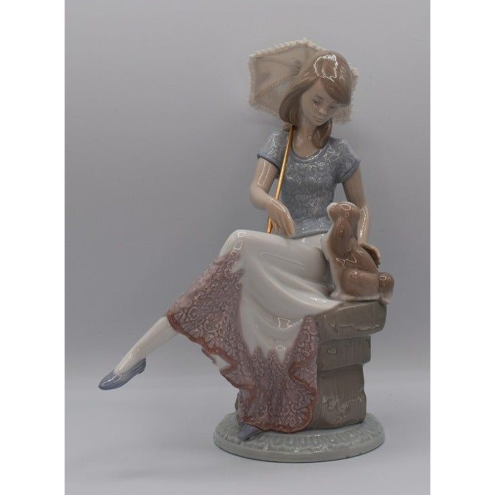 Lladro 7612 Lady Sitting with Dog and Parasol Vintage Retired Figurine